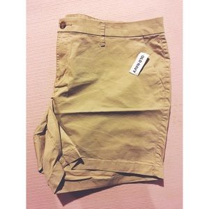 NWT OLD NAVY KHAKI MIDI SHORTS